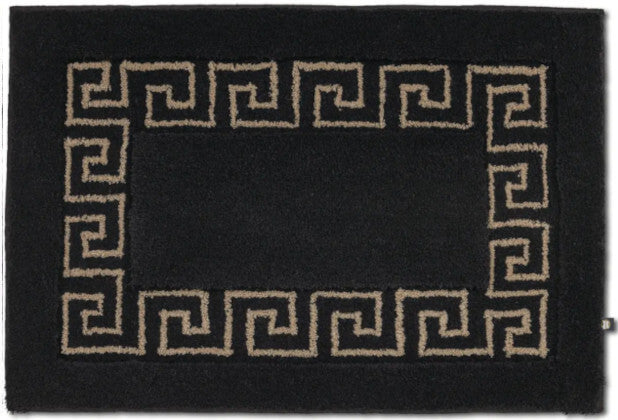 Badteppich Mäander von Rhomtuft in Schwarz und Kastanie als Maßanfertigung – hochwertig und individuell für ein modernes Badezimmer.