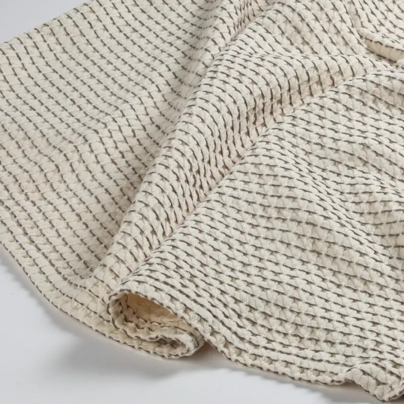 Plaid Decke Reno aus 100 % Baumwolle in Ecru-Braun mit strukturierter Maserung – kuscheliges Baumwoll Plaid von Evelyn Kahle, 130 × 170 cm