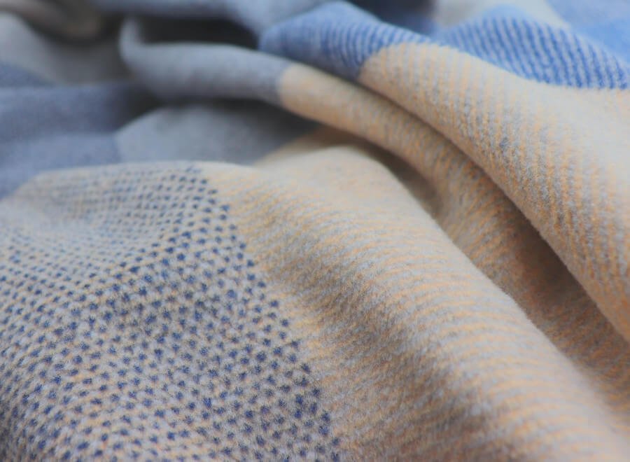 Biederlack Colourmix Color Woven Sofadecke, Blau: Kuschelige Decke für Ihr Zuhause.