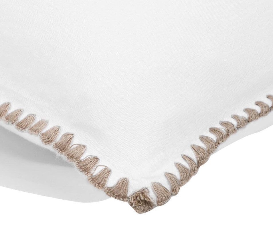 Felice Leinentischdecke, Festonsaum, Sand: Elegante Tischdecke für Ihr Zuhause.