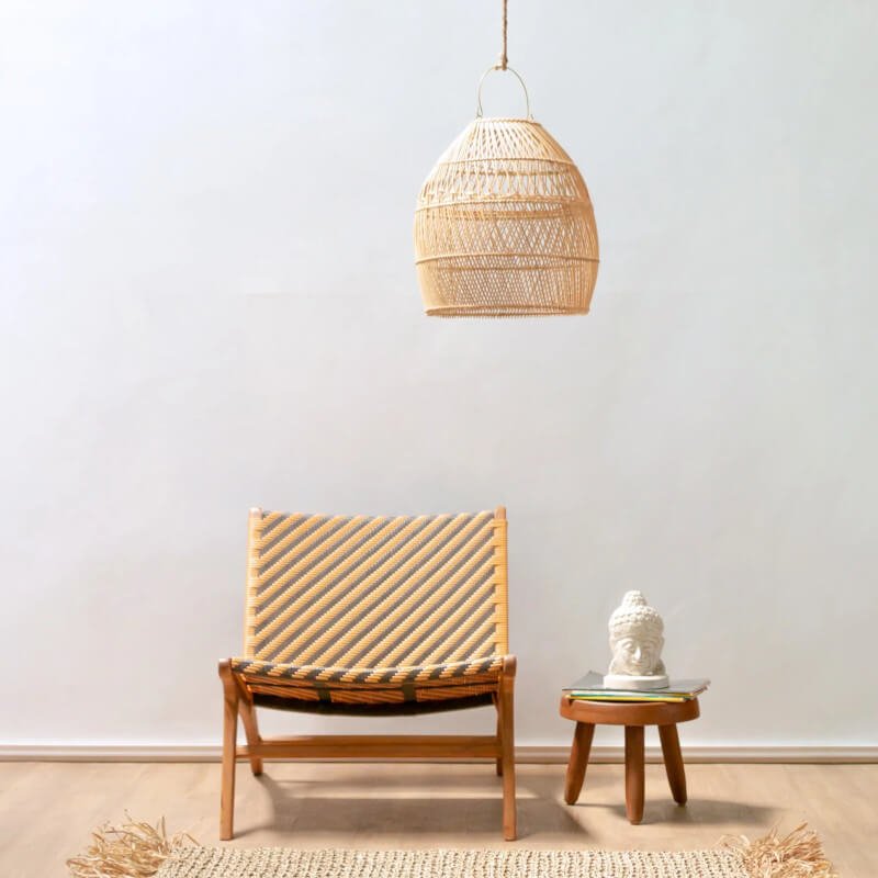 Große Rattanlampe "Seminyak": Der Rattan-Leuchtenschirm im Boho-Stil ist ein stilvolles Beleuchtungsobjekt.