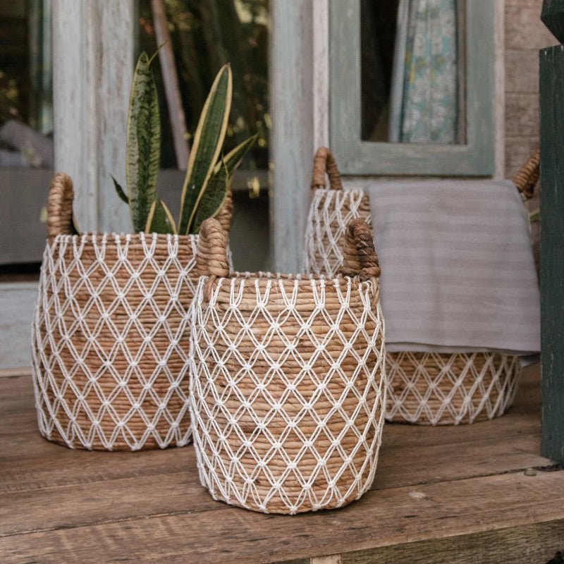 Ovaler Makramee-Korb "Kubu": Der Pflanzkorb im Boho-Stil ist ein stilvoller Dekokorb.