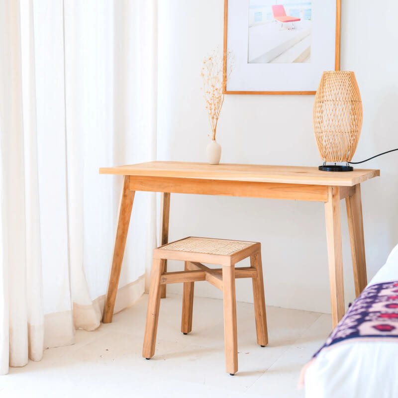 Holzhocker Subang mit Rattan – Sitzhocker aus Holz für modernes Interior