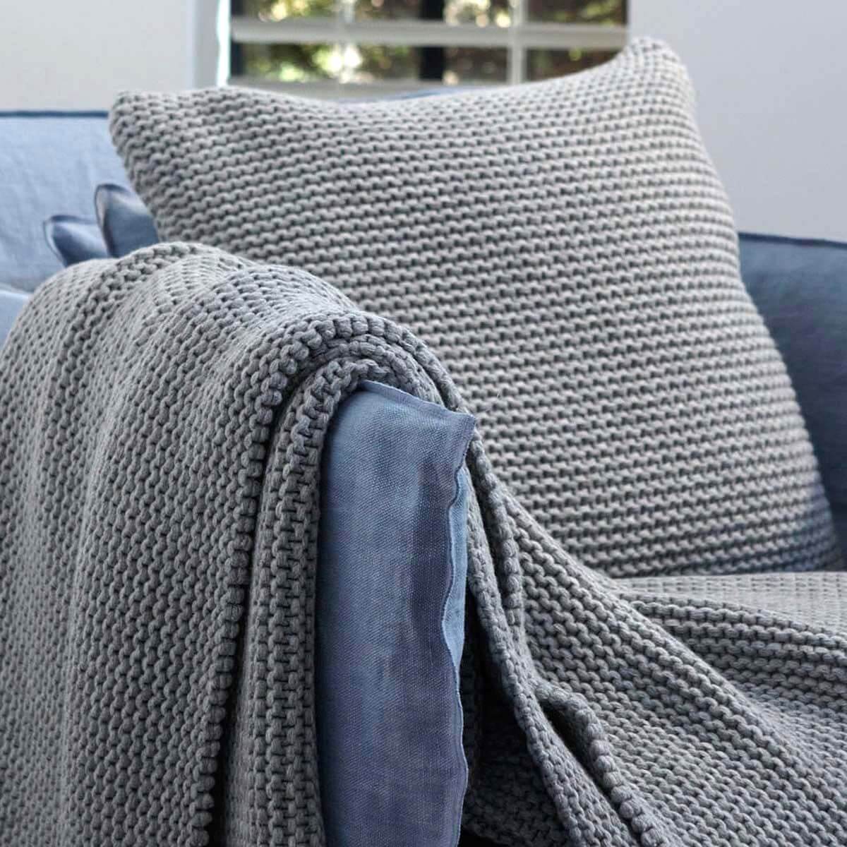 Devon Strickplaid/Wolldecke, Grau/Hellgrau: Kuschelige Decke für Ihr Zuhause.