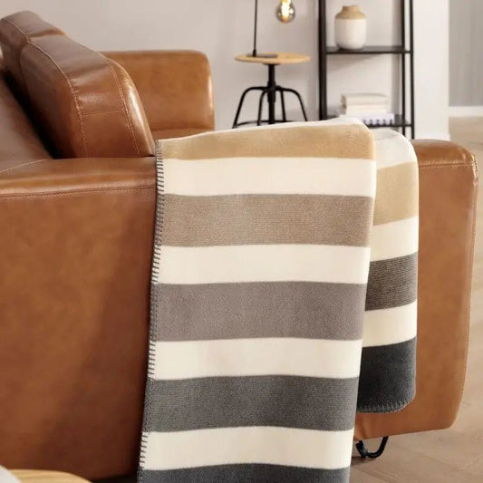 Schöne Decken fürs Sofa