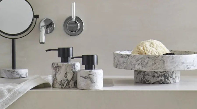 Moderne Badaccessoires aus Marmor – stilvolle Bad-Kollektion bei Dawelba