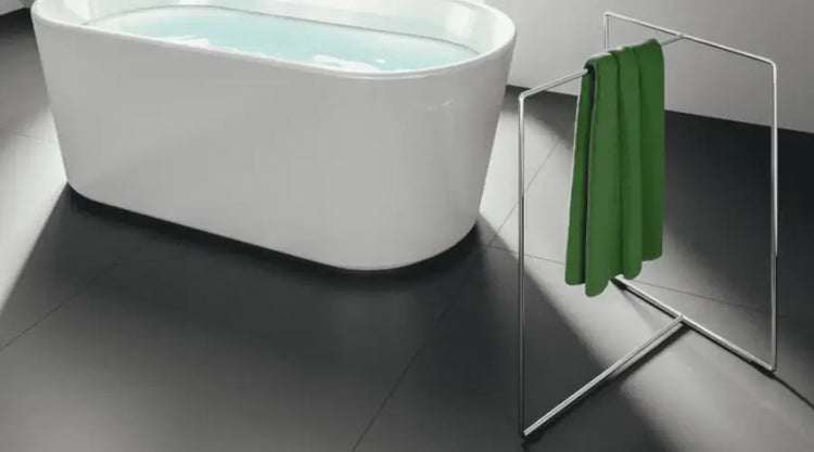 Handtuchständer – freistehende Designs für stilvolle Bäder