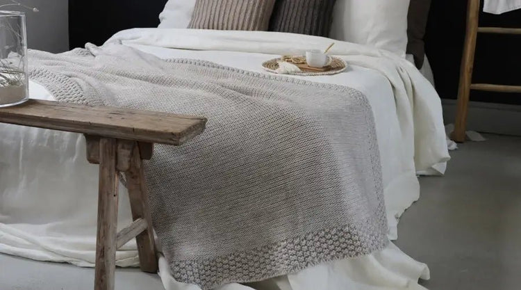 Plaid Decke – kuschelige Kuscheldecken, Wolldecken und Fleece-Plaids für gemütliche Stunden auf Sofa und Sessel