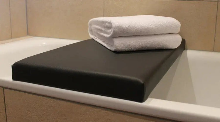 Badewannen-Ablage & Bad-Lounger – stilvolle Sitzauflagen und Ablageflächen für eine neue Badewannen-Erfahrung