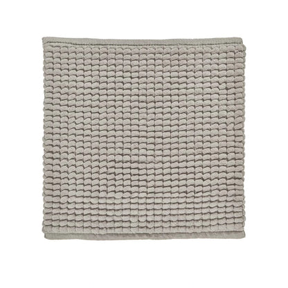 WC-Vorleger Axel in Trüffel Greige von Aquanova in 60x60 cm – weicher Badteppich in modernem Greige-Ton für ein stilvolles Badezimmer.