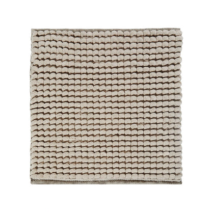 WC-Vorleger Axel in Leinen von Aquanova in 60x60 cm – weicher Badteppich in natürlichem Beigeton für ein modernes und stilvolles Badezimmer.