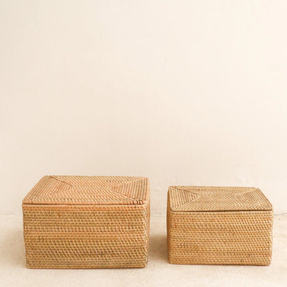 Aufbewahrungskorb "Graha Soeji" mit Deckel aus Rattan: Der Korb/die Kiste ist ein rechteckiger Korb.