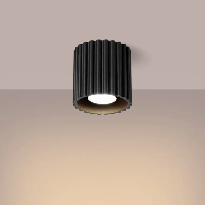 aura-1-deckenstrahler-1-flammig-gu10-schwarz-licht-an