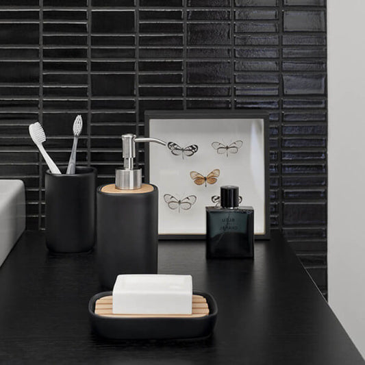 Aquanova Oscar Badaccessoires-Set aus Holz/Schwarz: Komplettes Set für ein stilvolles Badezimmer.