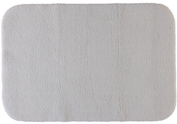 Badeteppich Aspect von Rhomtuft in zartem Perlgrau, weich und pflegeleicht für ein angenehmes Badeerlebnis.