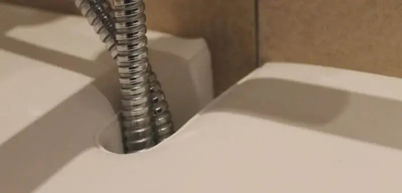 Badewannenabdeckung mit Ausschnitt – Praktische Badewannenabdeckung, ideal für die Anpassung an Wasserhähne oder Brauseschläuche, um die Badewanne effektiv abzudecken