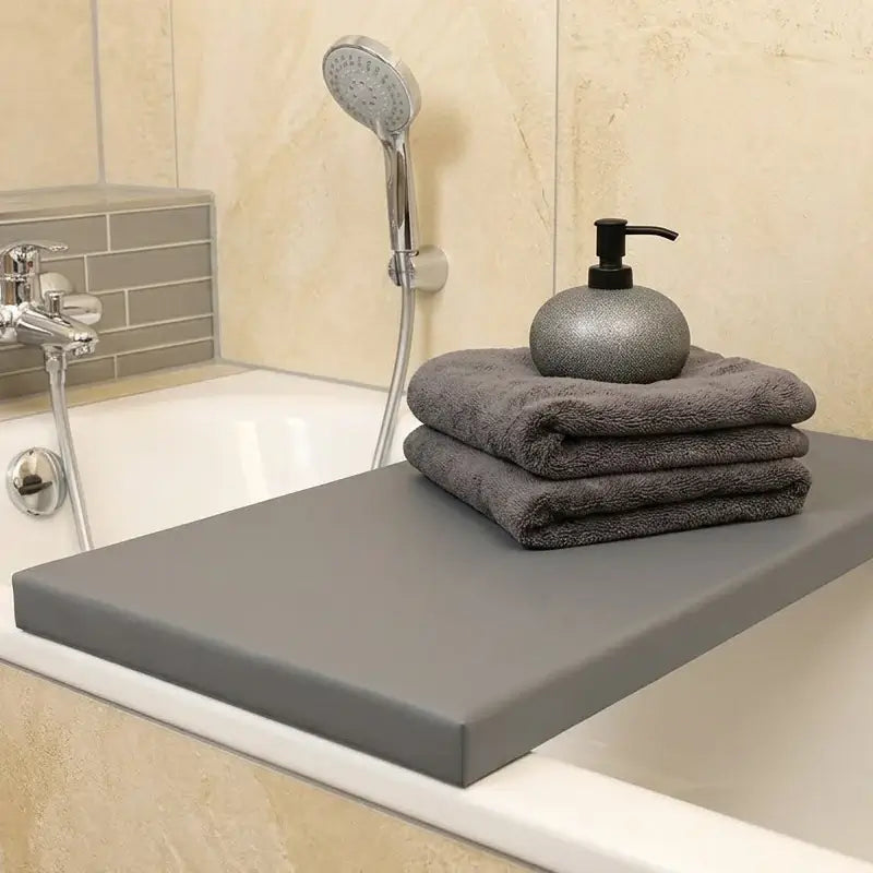 Badewannenauflage Platinum von Dawelba als individuelle Wannenabdeckung mit Sitz-, Liege- und Ablagefunktion