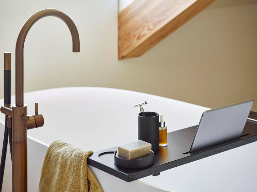 Mink Badewannenbrücke, Schwarz/Holz: Stilvolle Ablage für Ihre Badewanne.