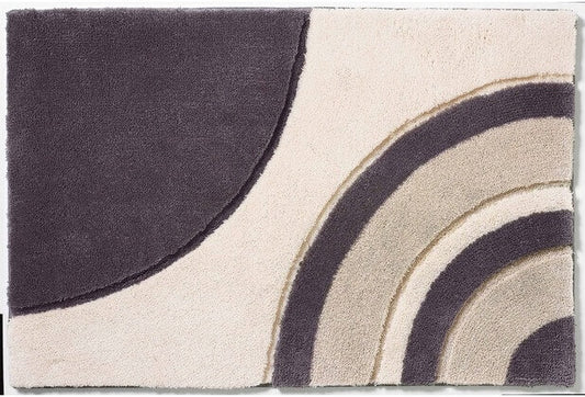 Rhomtuft Swoop Badezimmerteppich nach Maß: Individueller Teppich in Taupe Edleweiß Leinen für ein natürliches Flair.