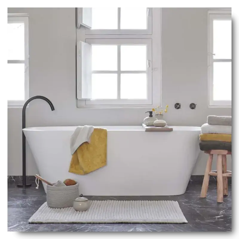 Badteppiche, große Auswahl, für jedes Badezimmer, in verschiedenen Designs und Größen.