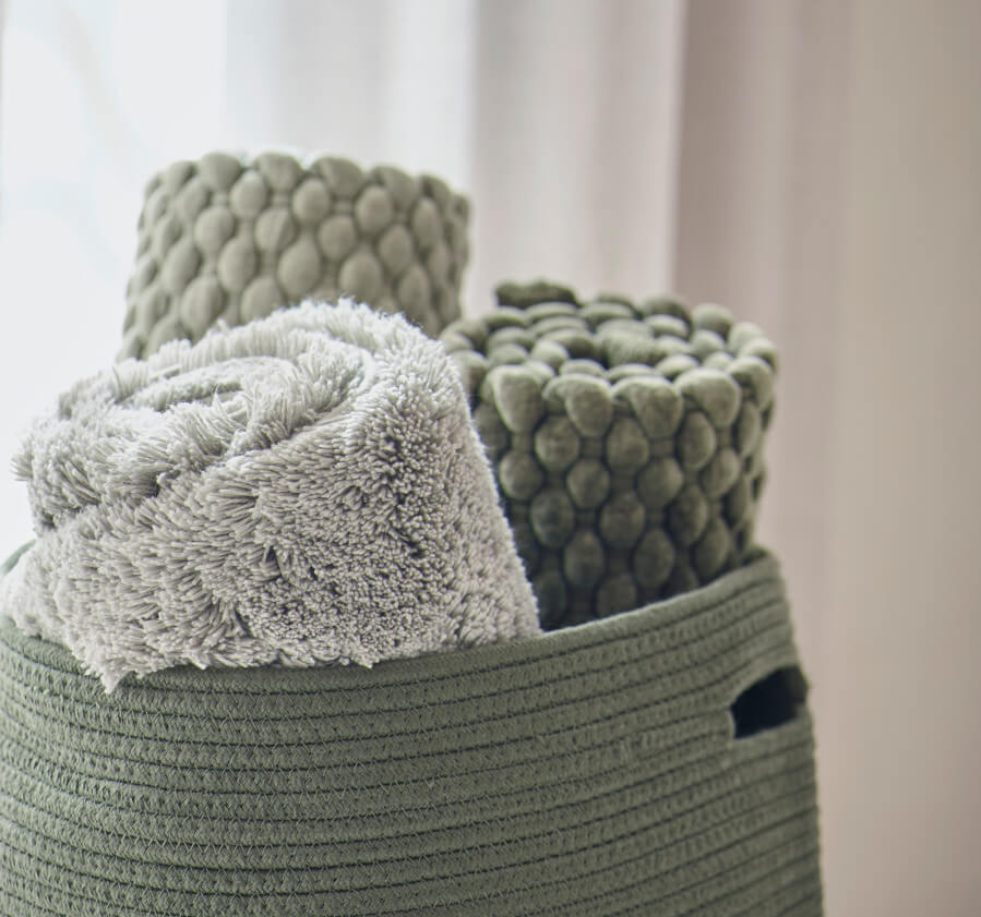 Badezimmerteppiche – Klassische und moderne Designs für stilvolle Akzente und mehr Komfort im Bad. Erhältlich in verschiedenen Formen und Farben