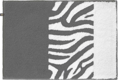 Badteppich Zebra von Rhomtuft in Kiesel Weiß als Maßanfertigung – hochwertige und stilvolle Badematte für ein modernes Badezimmer.