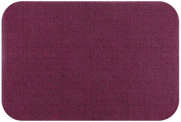Badteppich/Badezimmerteppich Aspect mit abgerundeten Ecken von Rhomtuft in Berry, kräftige Farben für einen farblichen Akzent.