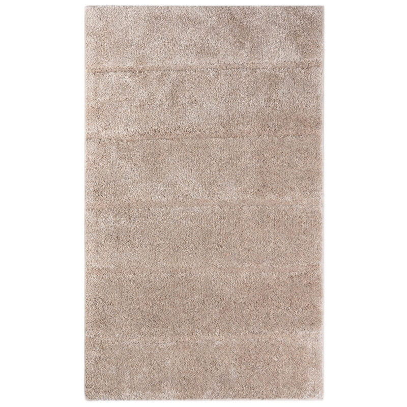 Kuscheliger Badezimmerteppich in Sand-Beige, mit auffälligen, breiten Streifen und sicher rutschfest, ideal für ein naturnahes Badambiente.