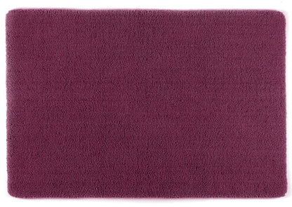 Badteppich/Badezimmerteppich Square in Berry von Rhomtuft, kräftige Farben für einen farblichen Akzent.