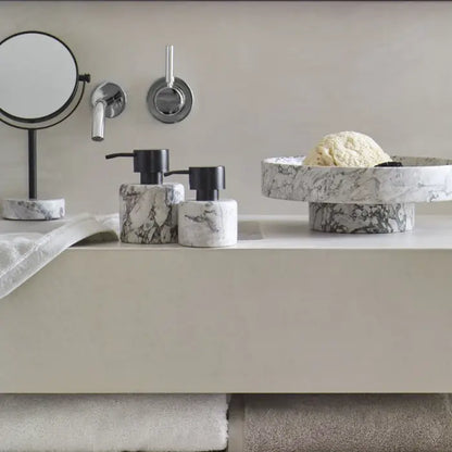 Luxuriöser Seifenspender, Ablage und Tischspiegel aus weißem Marmor Nero – elegantes Badezimmer Accessoireaus Marmor