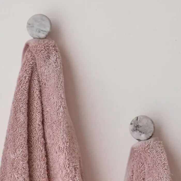Weißer Marmor Wandhaken Nero – eleganter Handtuchhaken für das Badezimmer