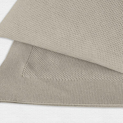 Strickdecke aus Baumwolle, Modell Cada von Evelyn Kahle.