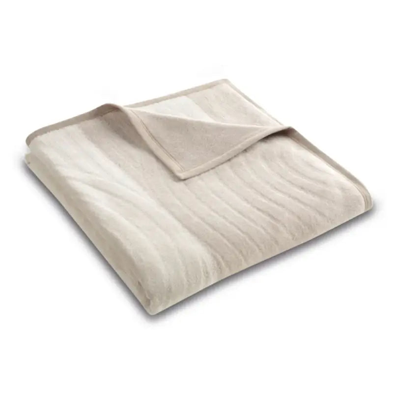 Beige Kuscheldecke Feel Modern mit modernen Blockstreifen und weicher Oberfläche.