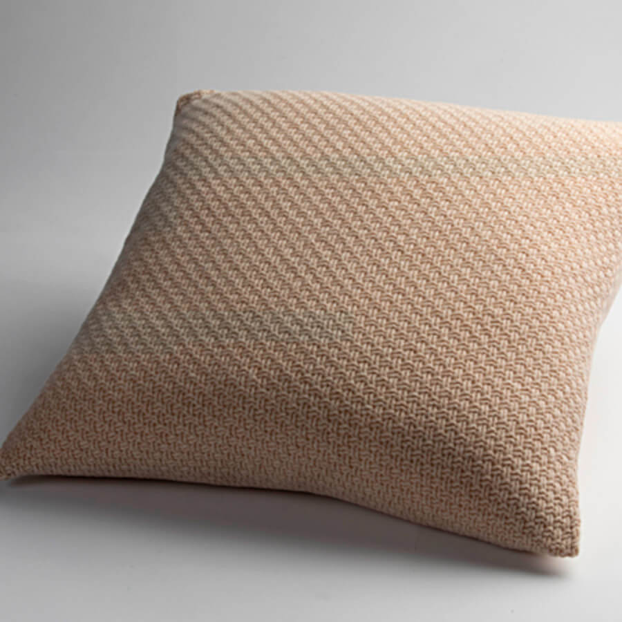 Kahle Oslo Dekokissen/Kissenbezug, Handstrick, Natur: Stilvoller, handgestrickter Kissenbezug für Ihr Zuhause.