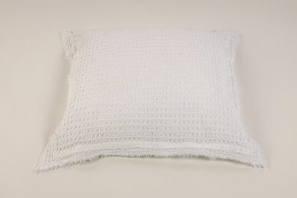 Kuschelkissen: Das Dekokissen/der Kissenbezug 50x50cm Vintage Waffelmuster Baumwolle Weiß Kos ist ein kuscheliger Blickfang für Ihr Sofa.