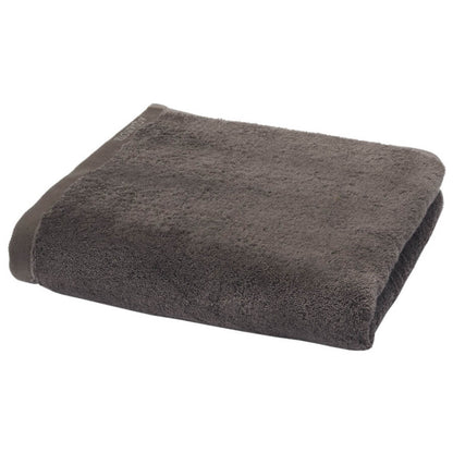 Duschtuch-Set London in Ash von Aquanova aus weicher Baumwolle – saugstark und ideal für ein modernes Badezimmer.