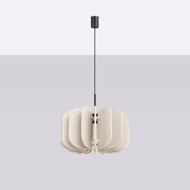Moderne Pendelleuchte aus Filz in Beige für stilvolle Wohnräume