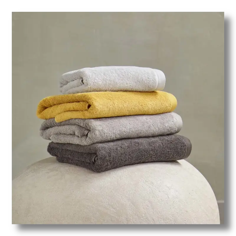 Kuschelige, flauschige Handtücher aus hochwertigen Materialien, die für ein besonders weiches und angenehmes Gefühl sorgen