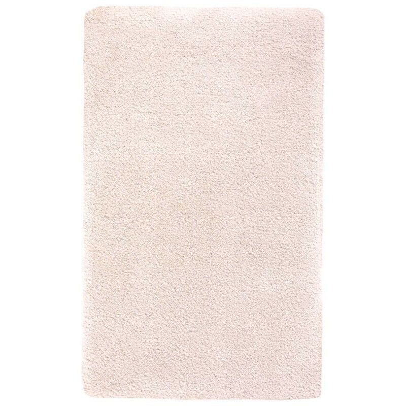 Flauschiger Badteppich Mauro in Cameo Altrosa von Aquanova – pflegeleichte Badezimmermatte mit weicher Oberfläche für ein stilvolles und modernes Badezimmer.