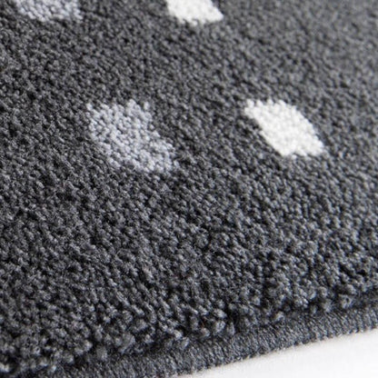 Gemusterter Badteppich in Dunkelgrau – pflegeleichter, rutschfester Badteppich Brica im Detail.