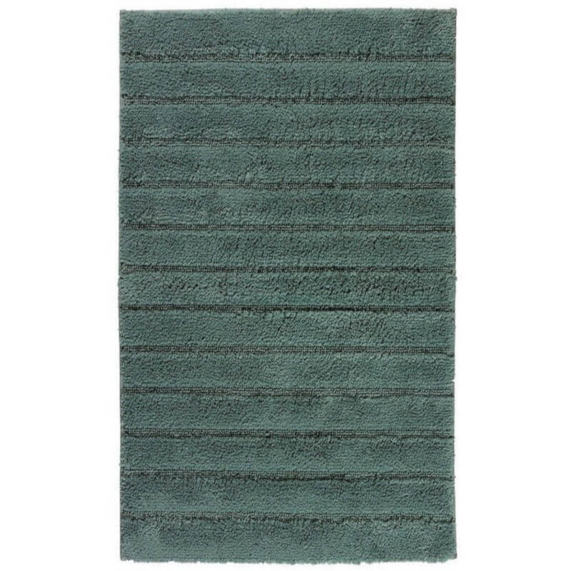 Große, rutschfeste Badezimmermatte California in frischem Eucalyptus, mit luxuriösen Hoch-Tief-Streifen für modernen Bad-Komfort.