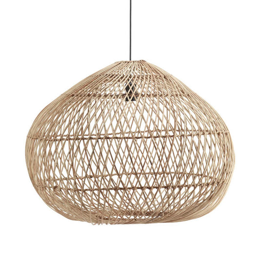 Rattan-Pendelleuchte "Karen" von PR Home: Die große Boho-Pendelleuchte ist eine stilvolle Leuchte.