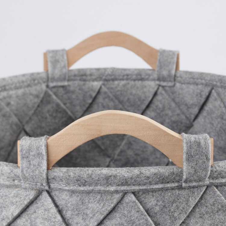 Aquanova Amy großer Aufbewahrungskorb mit Holzgriffen: Modernes Design in elegantem Silbergrau.