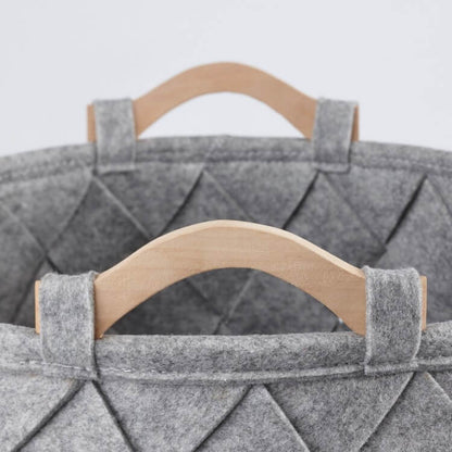 Aquanova Amy großer Aufbewahrungskorb mit Holzgriffen: Modernes Design in elegantem Silbergrau.