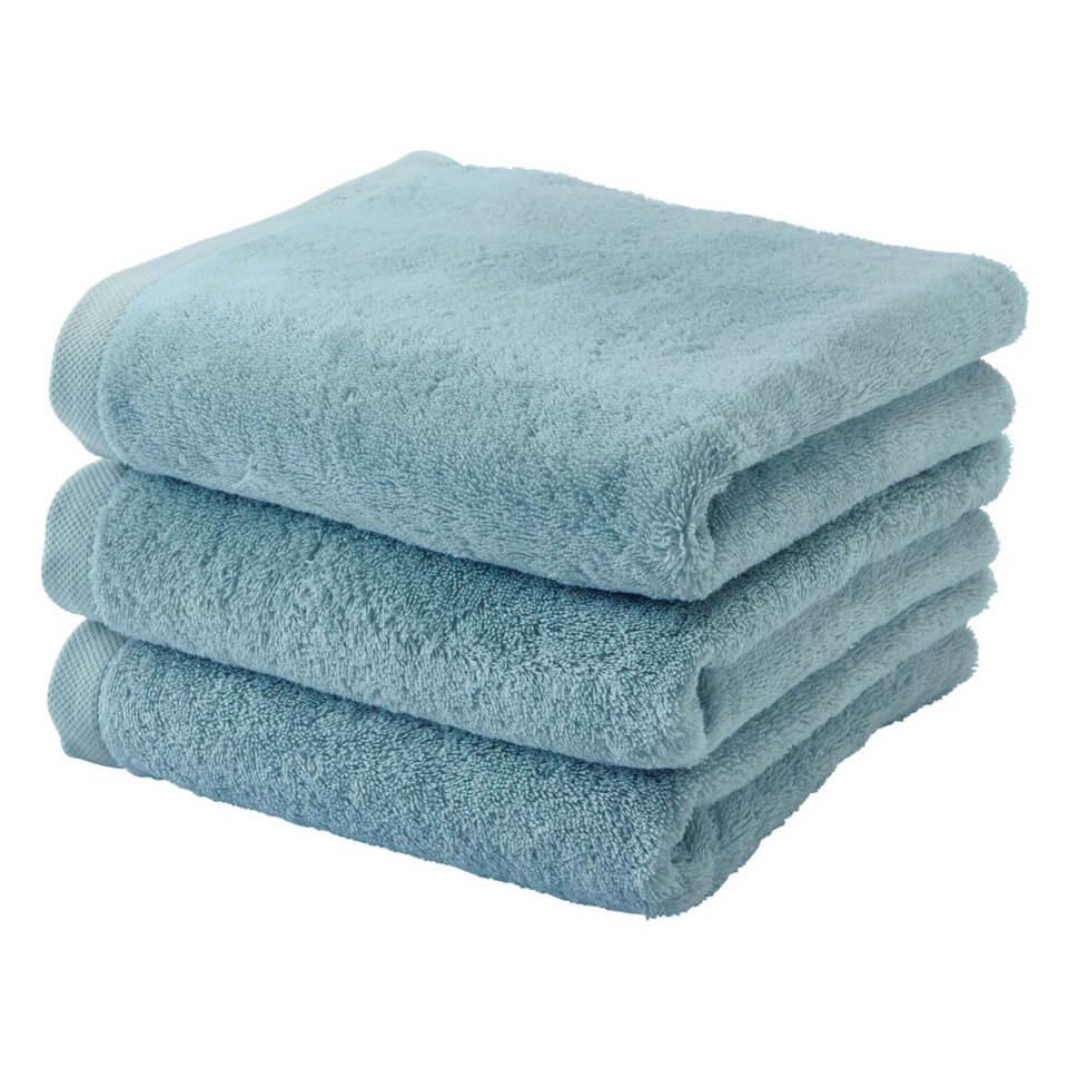 Handtuch-Set London in Aqua von Aquanova, weiche Baumwolle und frische Farben für ein belebendes Bad.