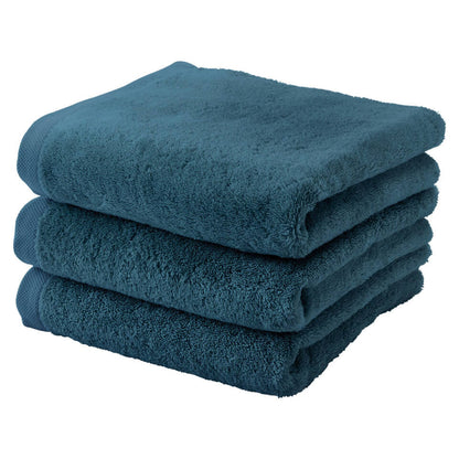 Handtuch-Set London in Oceanblau von Aquanova aus weicher Baumwolle – saugstark und ideal für ein stilvolles Badezimmer.