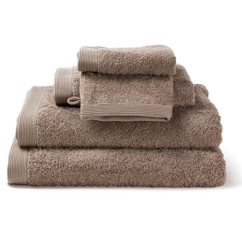 Handtuch-Set aus Baumwolle in den Farben Como und Wallnuss Braun – weiche, hochwertige Handtücher für Bad und Wellness