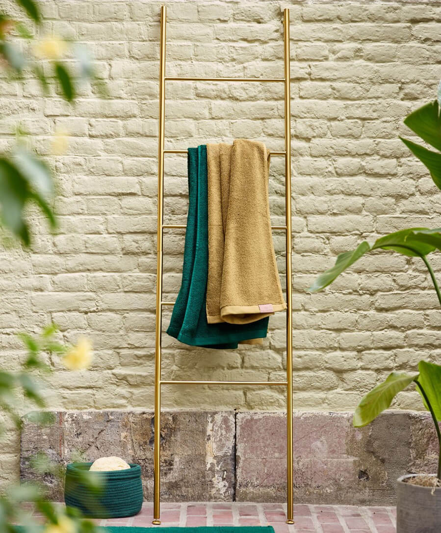 Handtuchleiter Icon in Gold – elegante und moderne Handtuchaufbewahrung für Ihr Bad