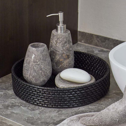 Hochwertiges Badaccessoires-Set aus Marmor Greige von Aquanova: Das Set ist ein stilvolles Set.