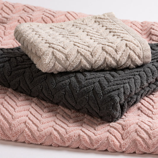 hochwertige-baumwollhandtuecher-zickzack-muster-chevron-kahle